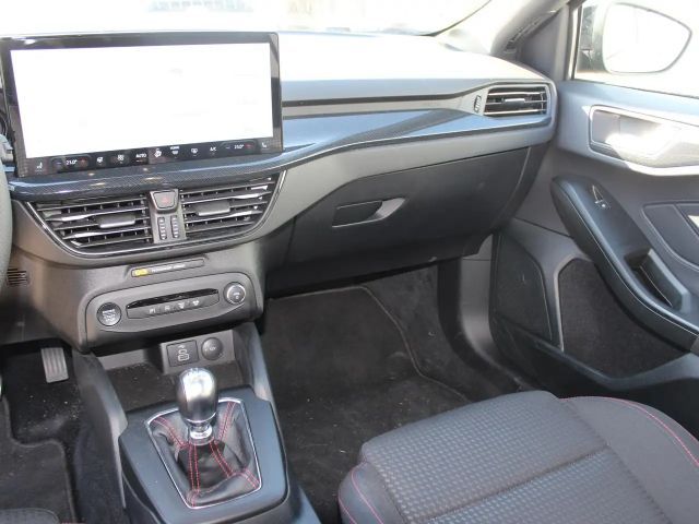 Ford Focus EcoBoost ST Line