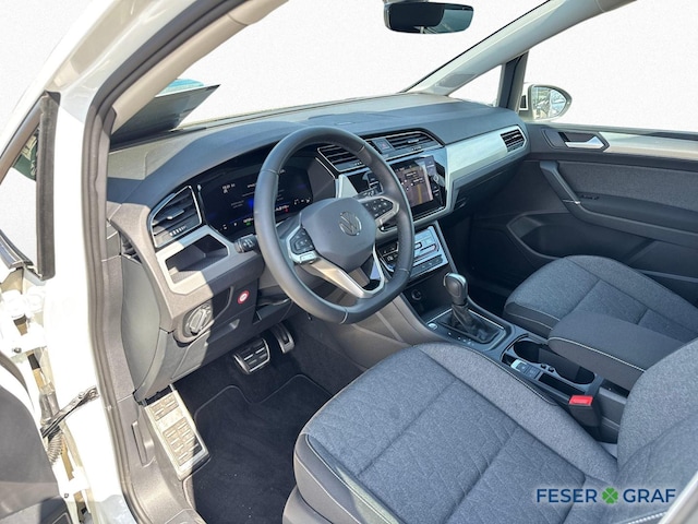 Volkswagen Touran 1.5 TSI IQ.Drive R-Line