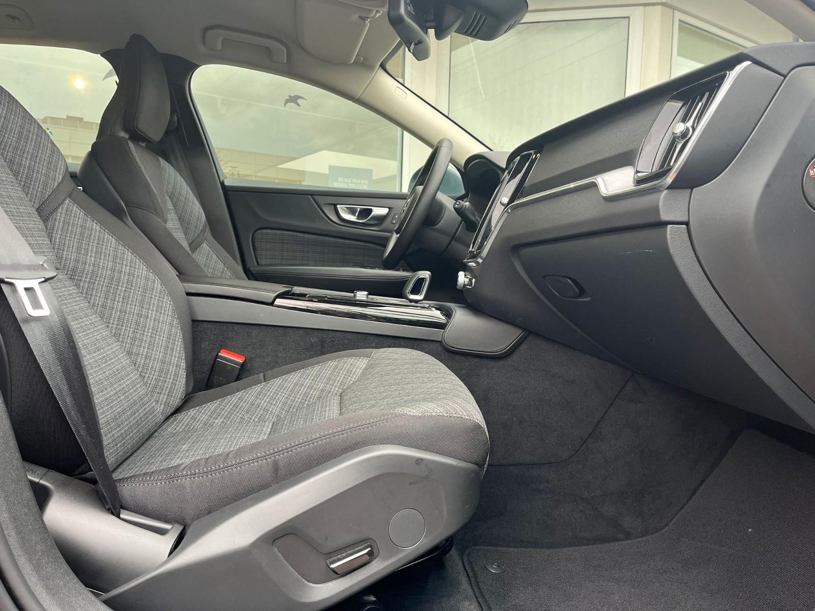 Volvo V60 AWD Recharge T6