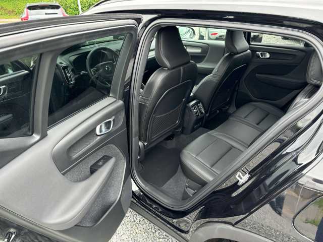 Volvo XC40 AWD R-Design Recharge