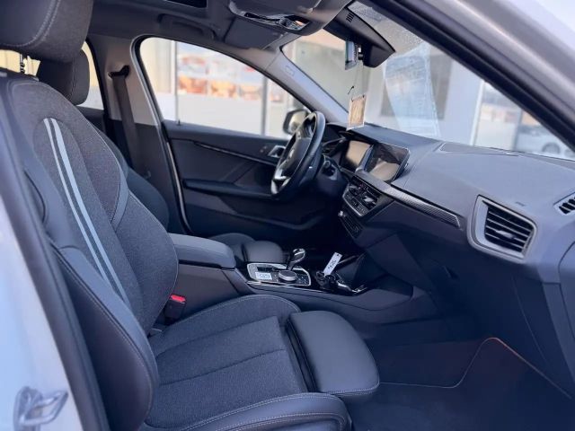 BMW 118 118i Sedan Sport Line