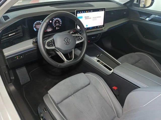 Volkswagen Passat 1.5 eTSI Business DSG
