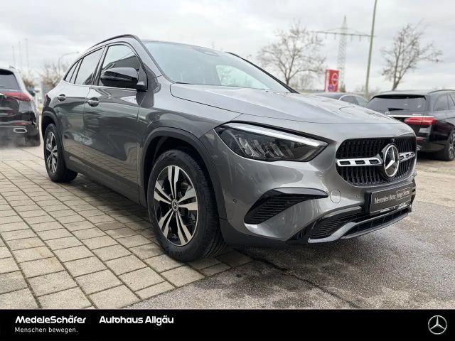 Mercedes-Benz GLA 200 Progressive