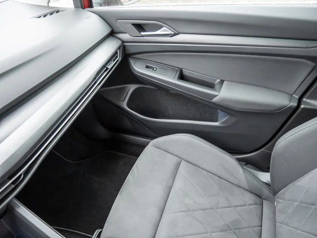 Volkswagen Golf 1.5 eTSI Golf VIII Style