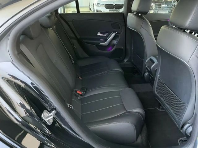 Mercedes-Benz CLA 250 CLA 250 e Sedan