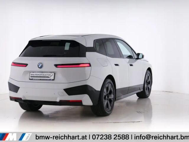 BMW iX xDrive40