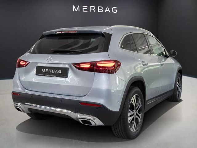 Mercedes-Benz GLA 180 STH SpurW W-Paket KeyLess ParkAss. ACC