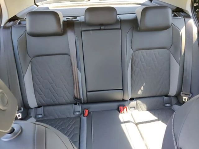 Volkswagen Golf 1.5 eTSI Golf VIII