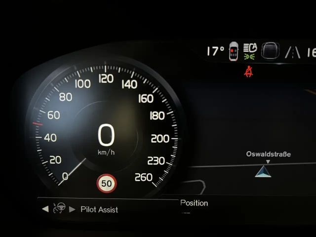 Volvo XC40 Core Recharge T4