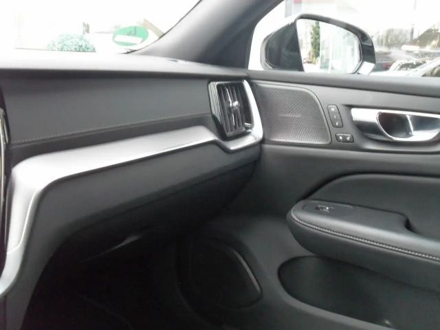 Volvo V60 AWD R-Design T8