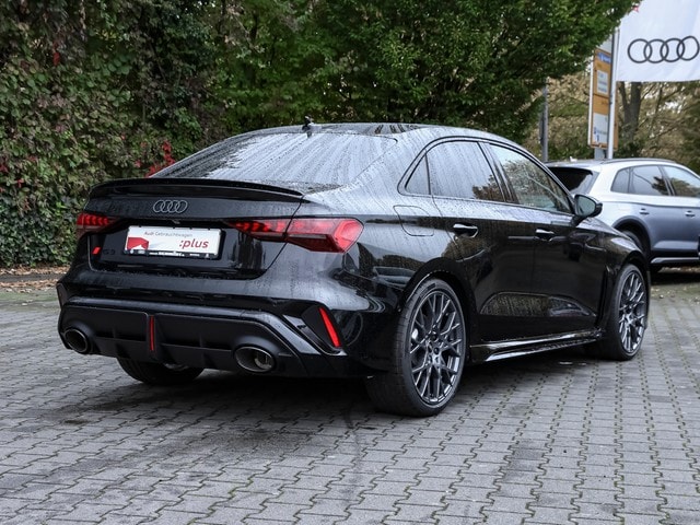 Audi RS3 Quattro S-Tronic Sedan