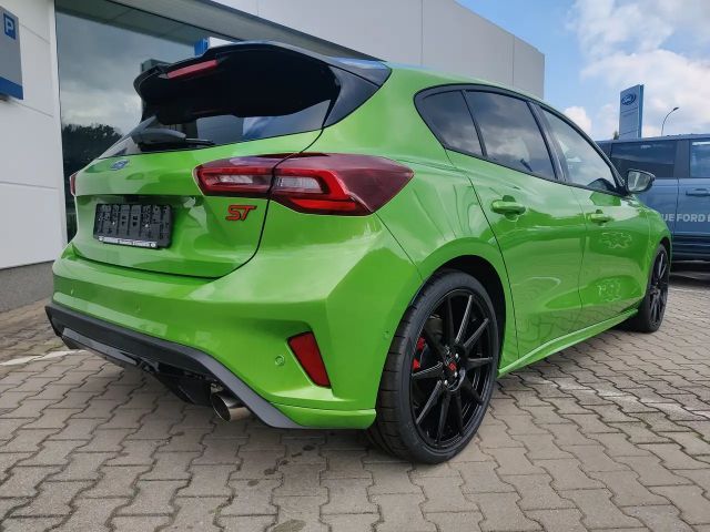 Ford Focus EcoBoost ST Line
