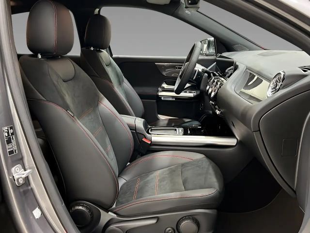 Mercedes-Benz GLA 200 AMG Line GLA 200 d