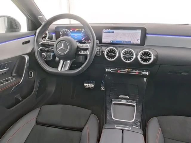 Mercedes-Benz A 200 A 200 d AMG Line