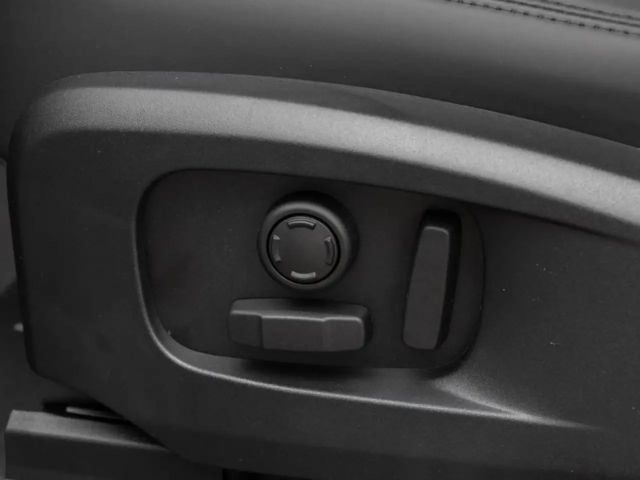 Land Rover Defender 110 D200 Dynamic SE