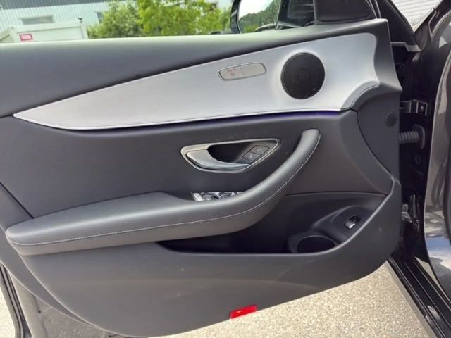 Mercedes-Benz E 220 AVANTGARDE