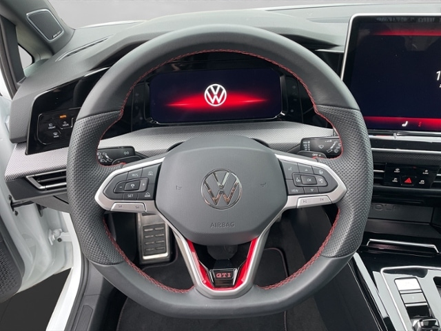 Volkswagen Golf 2.0 TSI DSG Golf VIII