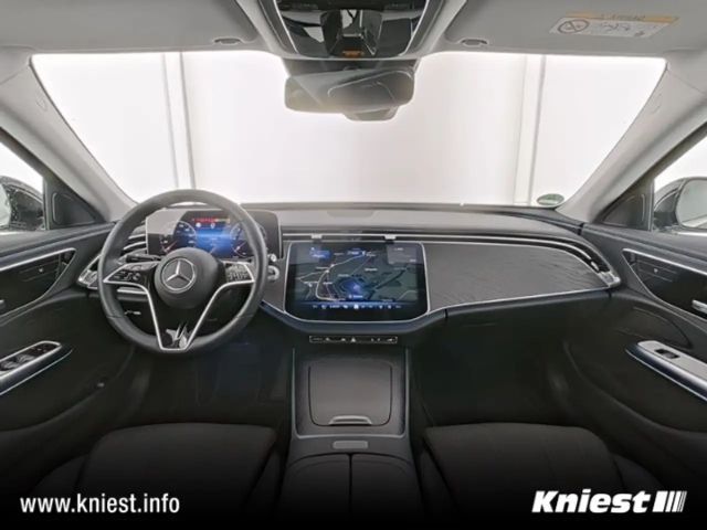 Mercedes-Benz E 220 AVANTGARDE E 220 d Sedan