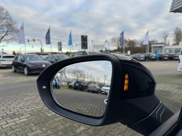 Volkswagen Golf 2.0 TSI Golf VIII