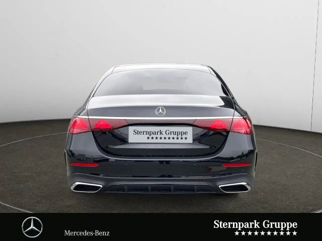 Mercedes-Benz E 200 Sedan