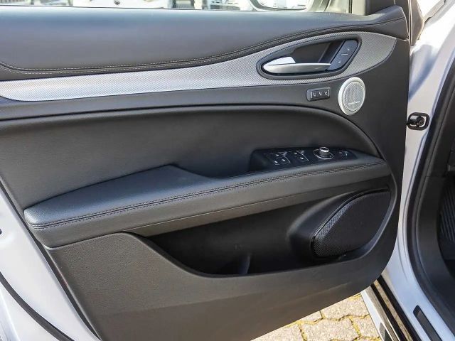 Alfa Romeo Stelvio AT8 Q4 Turbo