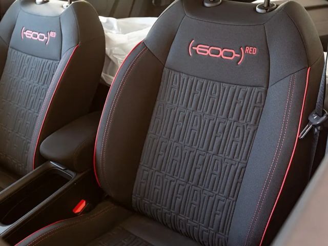 Fiat 600e Elektro (RED) 54 kWh