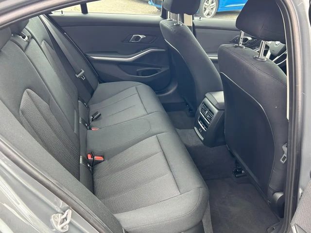 BMW 330 330e Sedan xDrive