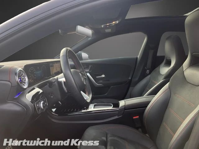 Mercedes-Benz CLA 200 AMG Line Shooting Brake