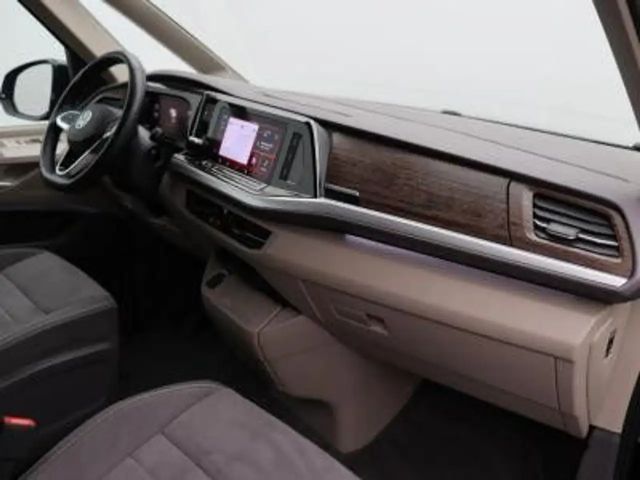 Volkswagen Multivan 2.0 TDI DSG Style T7