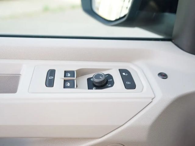 Volkswagen Multivan 2.0 TDI Life T7