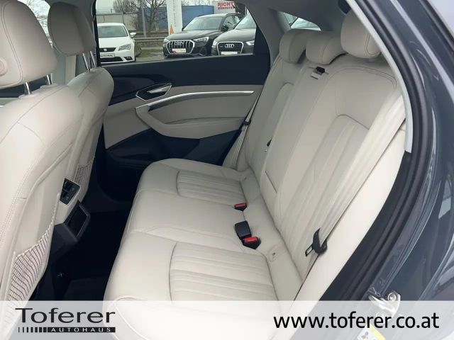 Audi Q8 e-tron 55 Business Quattro