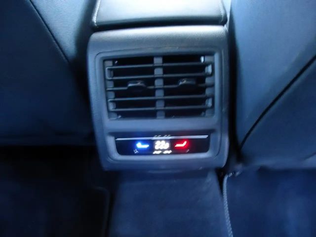 Volkswagen Golf Life Variant