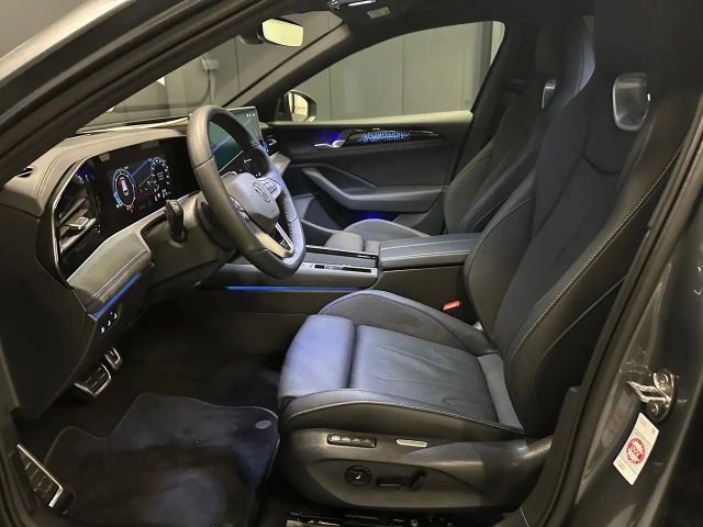 Volkswagen Passat 4Motion R-Line Style Variant