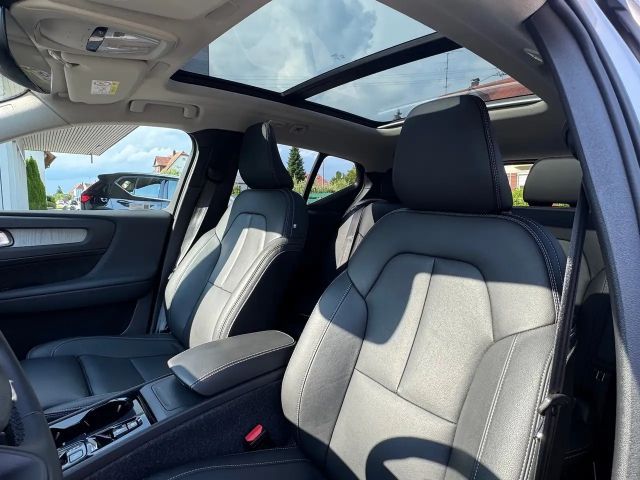 Volvo XC40 Dark Plus