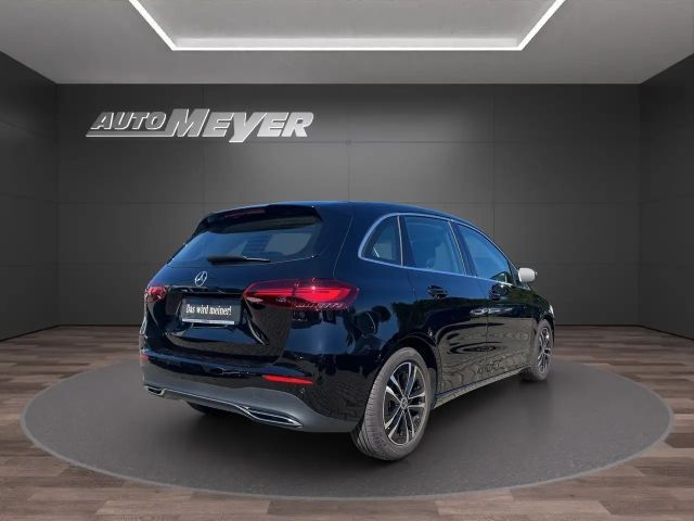 Mercedes-Benz B 200 Progressive Sedan