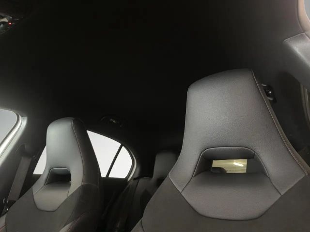 Mercedes-Benz A 180 AMG Line