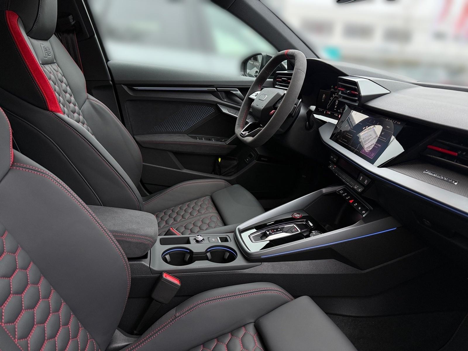 Audi RS3 Quattro S-Tronic Sedan