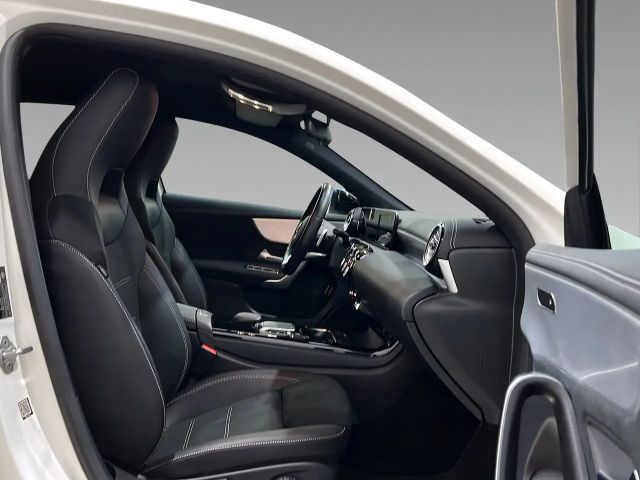 Mercedes-Benz A 250 A 250 e AMG Line