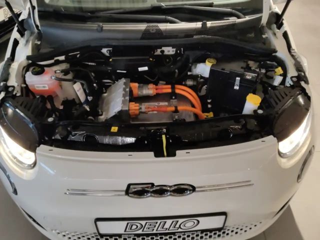 Fiat 500e Klimaautomatik Tempomat AppleCarPlay Bluetooth