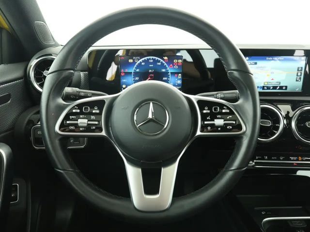 Mercedes-Benz A 250 A 250 e