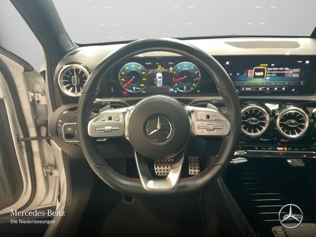 Mercedes-Benz A 180 AMG Line