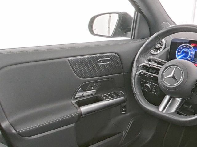 Mercedes-Benz EQA 300 4MATIC