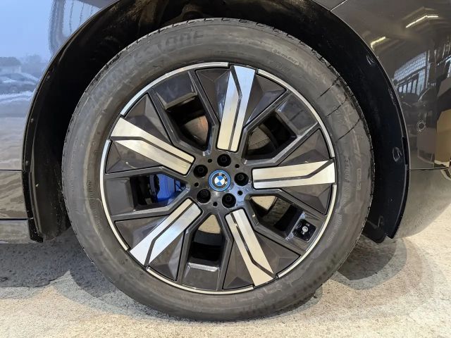 BMW iX xDrive40
