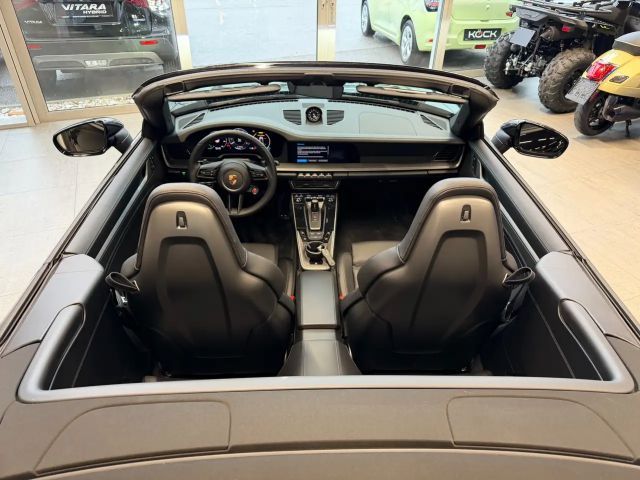 Porsche 992 Cabrio Carrera