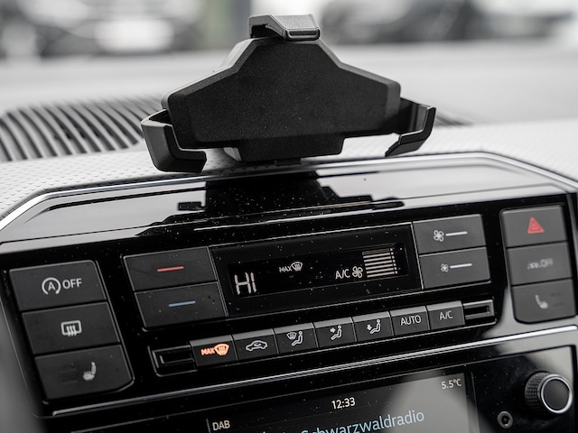 Volkswagen up! Active