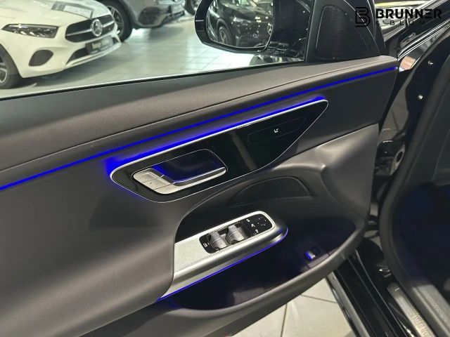 Mercedes-Benz E 200 AVANTGARDE Sedan