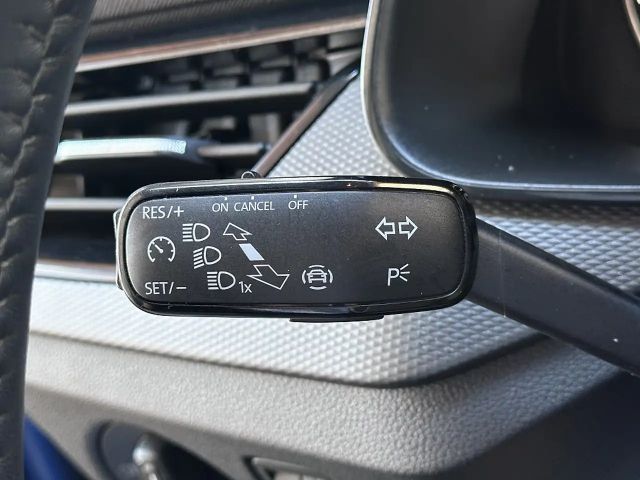 Skoda Kamiq 1,0 TSI SC *AHK schwenkbar, Sitzheizung*