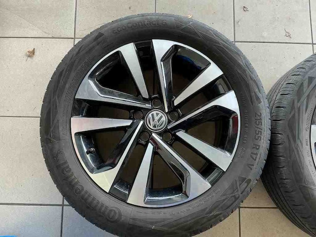 Volkswagen T-Roc T-ROC 1.0    CL   BT085 TSIM6F