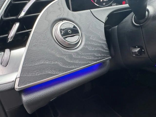 Mercedes-Benz E 220 AVANTGARDE E 220 d Estate