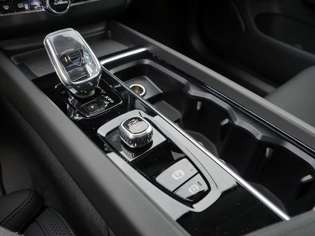 Volvo XC60 AWD Dark Plus Recharge T6